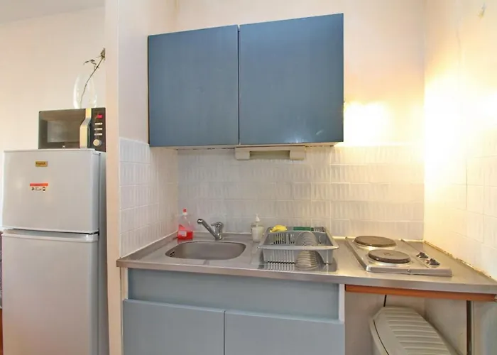 Apartamento Rénové Avec Wifi, Balcon Et Climatisation à - Fr-1-553-53 Balaruc-les-Bains